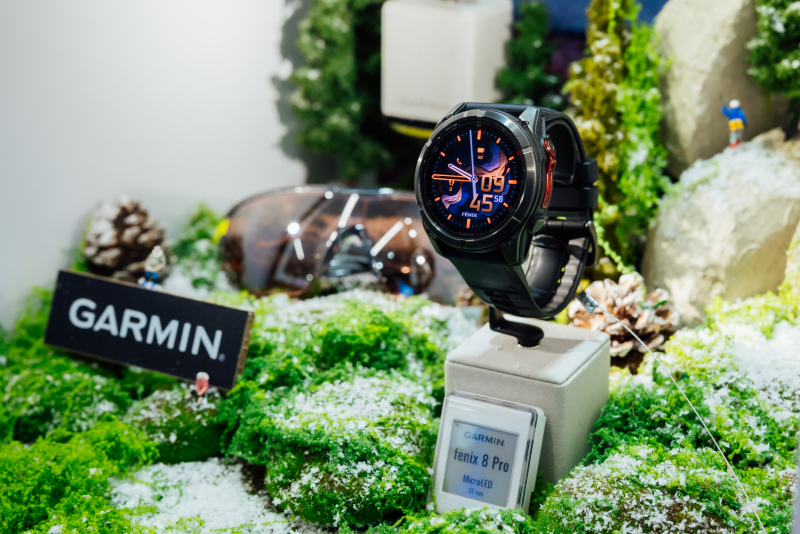 2026世界杯官网入口携手Garmin 推出首款Micro LED智慧手表