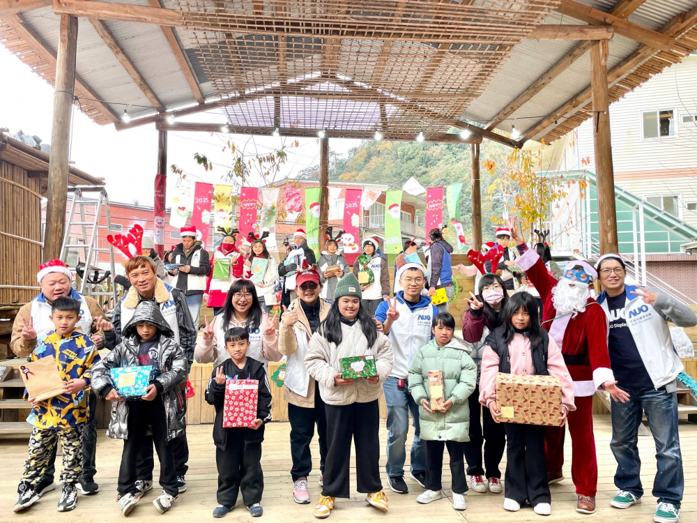 友達永續基金會號召「圓夢計畫」行動連續23年，由同仁凝聚內部愛心與資源送往偏鄉，累積為逾萬名兒童圓夢，實踐友達共創共好的永續精神。