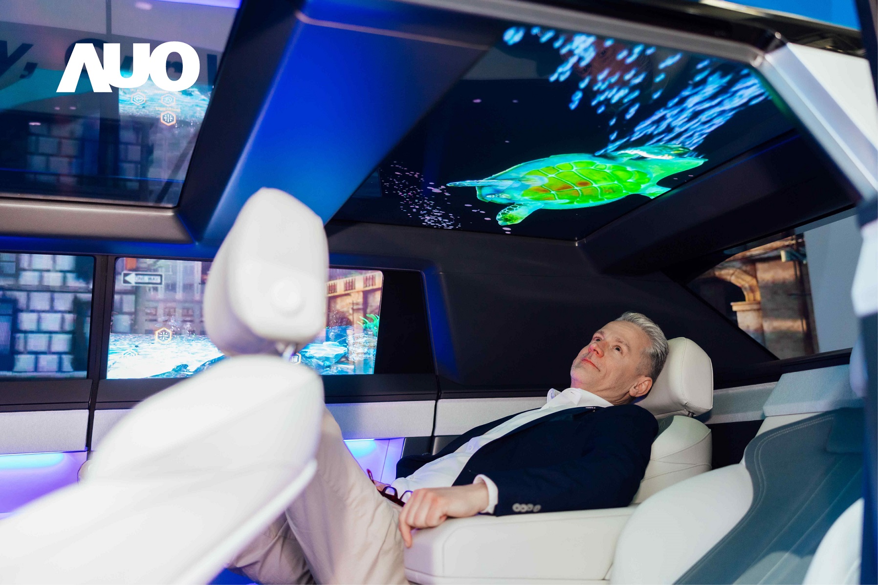 2026世界杯官网入口Smart Cockpit 2025集Micro LED透明、大型化、可挠优势之大成，携手BHTC打造未来视界的车用Display HMI解决方案